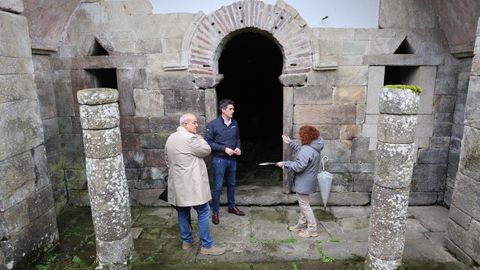 El delegado de la Xunta en Lugo, Javier Arias, visit el templo de Santa Eulalia de Bveda