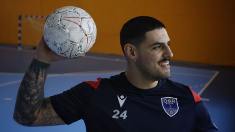 El pivote catal&aacute;n &Aacute;lex Malid, ayer, en el entrenamiento del OAR en el San Francisco Javier.