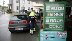 La estaci�n de servicio A Fortaleza, en Castroverde, ya vende el litro de gas�leo y de gasolina por debajo del euro