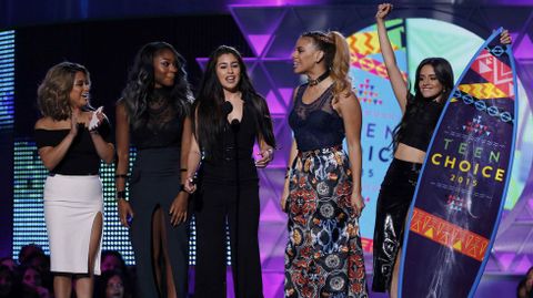 Fifth Harmony recibe el premio a la cancin del verano por Worth It durante los Teen Choice Awards 2015
