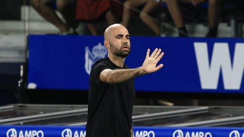 El entrenador del Celta, Claudio Gir�ldez, frente a la Real Sociedad.