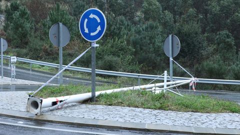 Incidencias con cadas de elementos en las vas pblicas en Muxa