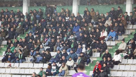 B�scate en la grada del Racing y el Lugo.