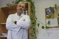 El doctor Antonio Parra es jefe de Alergolog�a del Chuac. 