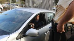 Un agente de la Guardia Civil se identifica en la entrada del CTTI