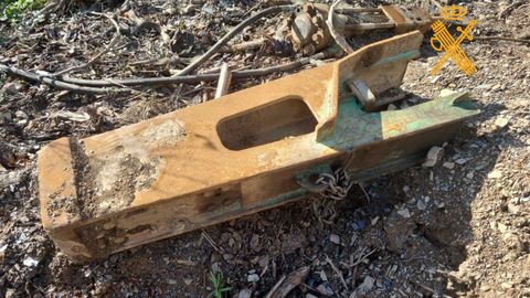 Habían desmontado el martillo hidráulico para repararlo