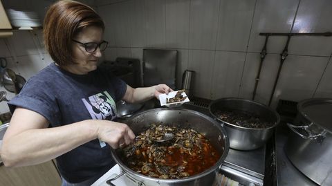 La Festa do Champi��n, que se celebra del 24 al 26 de abril, es la cita gastron�mica m�s antigua de Ordes
