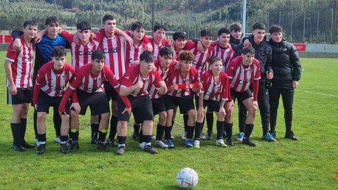 La plantilla laurentina tras ganar el ttulo de Liga en Santa Cruz.