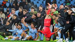 Los futbolistas del Celta, celebrando el triunfo ante el Lille.