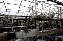 El incendio de la sede de Viveiros Compostela calcin� las oficinas y tres veh�culos.
