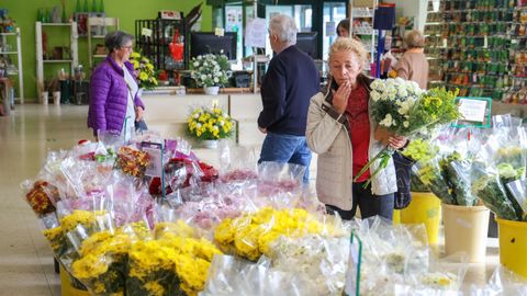 As� se prepara la campa�a de Difuntos en la �nica cooperativa floral de Galicia