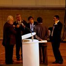 Lendoiro conversa con sus consejeros en presencia del notario y el abogado del club.