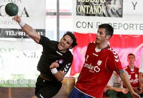 El Octavio super� sin dificultades al OAR Coru�a a base de intensidad y efectividad.