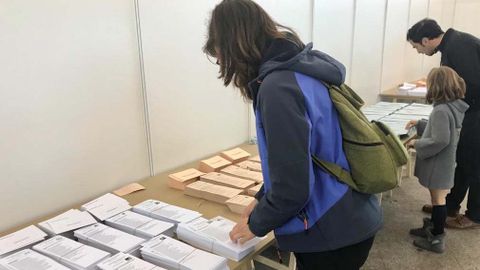 Un colegio electoral en Pola de Siero