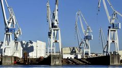 Gradas vac�as en los astilleros de Navantia