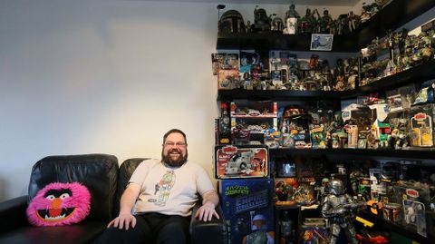 Matt Booker, ingl�s de 38 a�os, dice tener unas 8.000 piezas s�lo de Boba Fett.