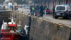 El cuerpo apareci&oacute; encadenado a una escalinata, entre un barco y el muelle.