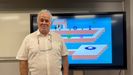 �lex Gonz�lez, creador de 'The Wall', xunto ao seu videoxogo
