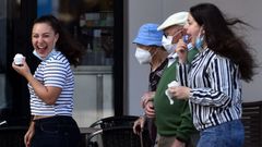 Primer d�a de uso obligatorio de la mascarilla en A Coru�a