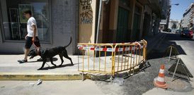 La firma concesionaria cerr� ayer la zanja abierta para reparar la rotura de la tuber�a. 