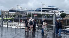 El crucero Azamara Quest hace escala en el puerto de Vigo
