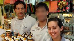 Jos� Alberto Casal y Alejandra Fuentes Garrido, en una imagen de archivo en la pasteler�a de la familia de ella en Carballo