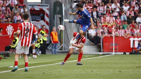 Derbi asturiano entre el Real Sporting de Gijon y el Real Oviedo en El Molin�n