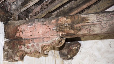 Cabeza de dragn o caballo en una viga del artesonado de la iglesia de pinol