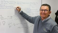 Rivas sigue ejerciendo como docente e investigador en la Facultad de F�sica en la USC, de la cual tambi�n fue Decano