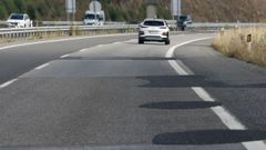 Firme parcheado en la autov�a del Cant�brico