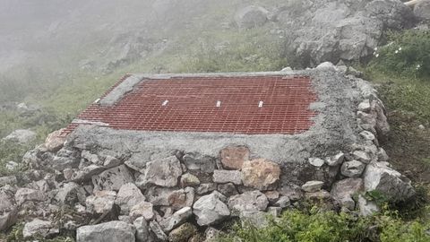 Sstema de alimentacin para los perros con el que se est experimentando en el Parque Nacional de Picos de Europa