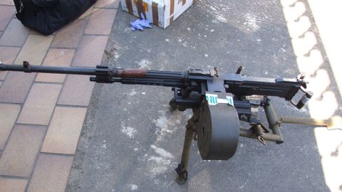 Esta ametralladora pesada con trípode está considerada armamento de guerra 