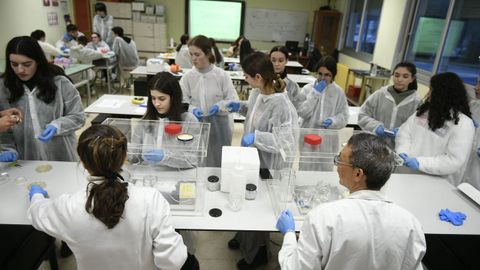 Imagen de archivo de un taller de ciencia en el IES Ramn Mara Aller, de Laln