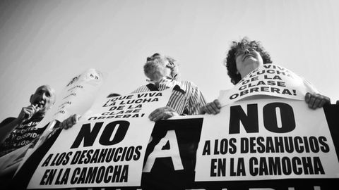 Manifestaci�n de los vecinos de La Camocha (Gij�n) contra los desahucios