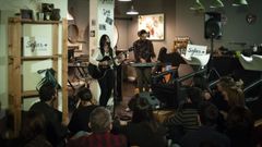 En la imagen, un concierto de Sofar Sounds celebrado en una peluquer�a de A Coru�a