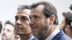 El presidente del Gobierno, Pedro S�nchez, y el ministro de Transportes y Movilidad Sostenible, �scar Puente. 
