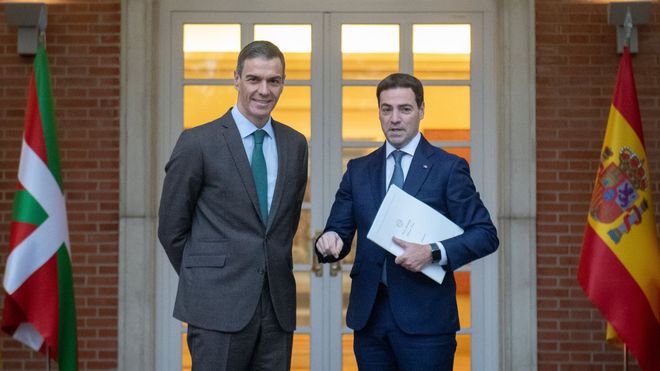Pedro S&aacute;nchez e Imanol Pradales, en la Moncloa.