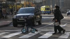 Hay que cruzar siempre por los pasos de cebra, y estar atento a los coches.