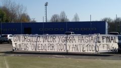 Pancarta de apoyo en El Requex�n