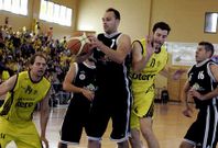 El duelo con el Pla no podr� repetirse al perder el cuadro balear en su encuentro de ayer.