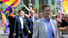 Abucheos a Urdangarin en la salida