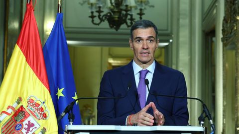 El presidente del Gobierno, Pedro S�nchez, anuncia en Par�s su intenci�n de enviar tropas espa�olas a Ucrania.