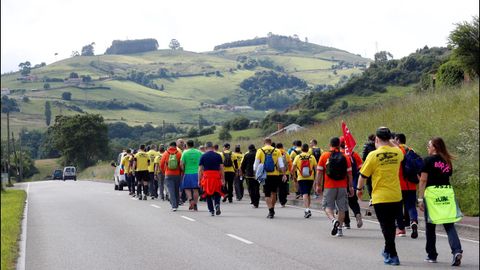 Los trabajadores de Alcoa Avil�s inician su marcha a pie hasta Madrid