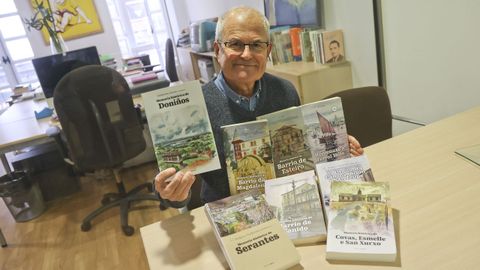 Guillermo Llorca, coa s�a colecci�n da memoria hist�rica de Ferrol, onte en Embora.