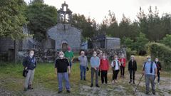 En Moreira, diante da igrexa de Souto