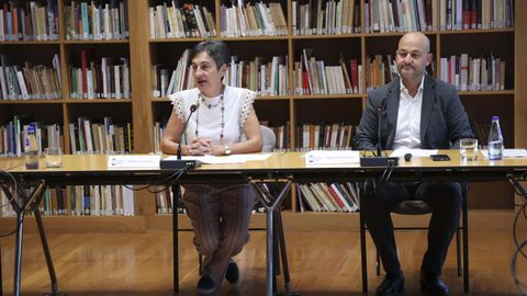 Dolores Vilavedra e Hakan Casare presentaron o &uacute;ltimo bar&oacute;metro do CCG.