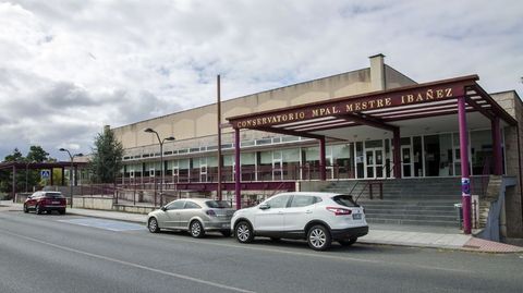 Exterior del conservatorio Mestre Ibez, en un lateral del multiusos