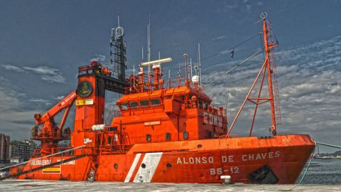 El buque Alonso de Chaves, de Salvamento Mar�timo de Gij�n.El buque Alonso de Chaves, de Salvamento Mar�timo de Gij�n
