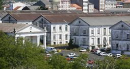 Vista del estado de deterioro que presentan las instalaciones del antiguo acuartelamiento del Ej�rcito. 