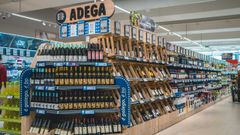 Vinos de origen gallego en un supermercado de Lidl.